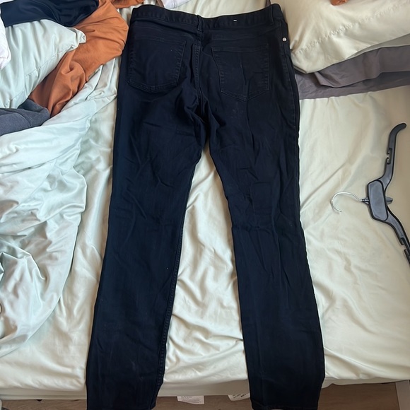 H&M black skinny-ish pants. Skinny but stretchy! - Picture 2 of 3